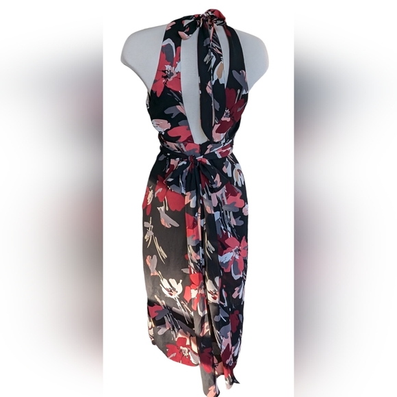 Olivaceous halter dress black & red floral size small - Picture 4 of 11